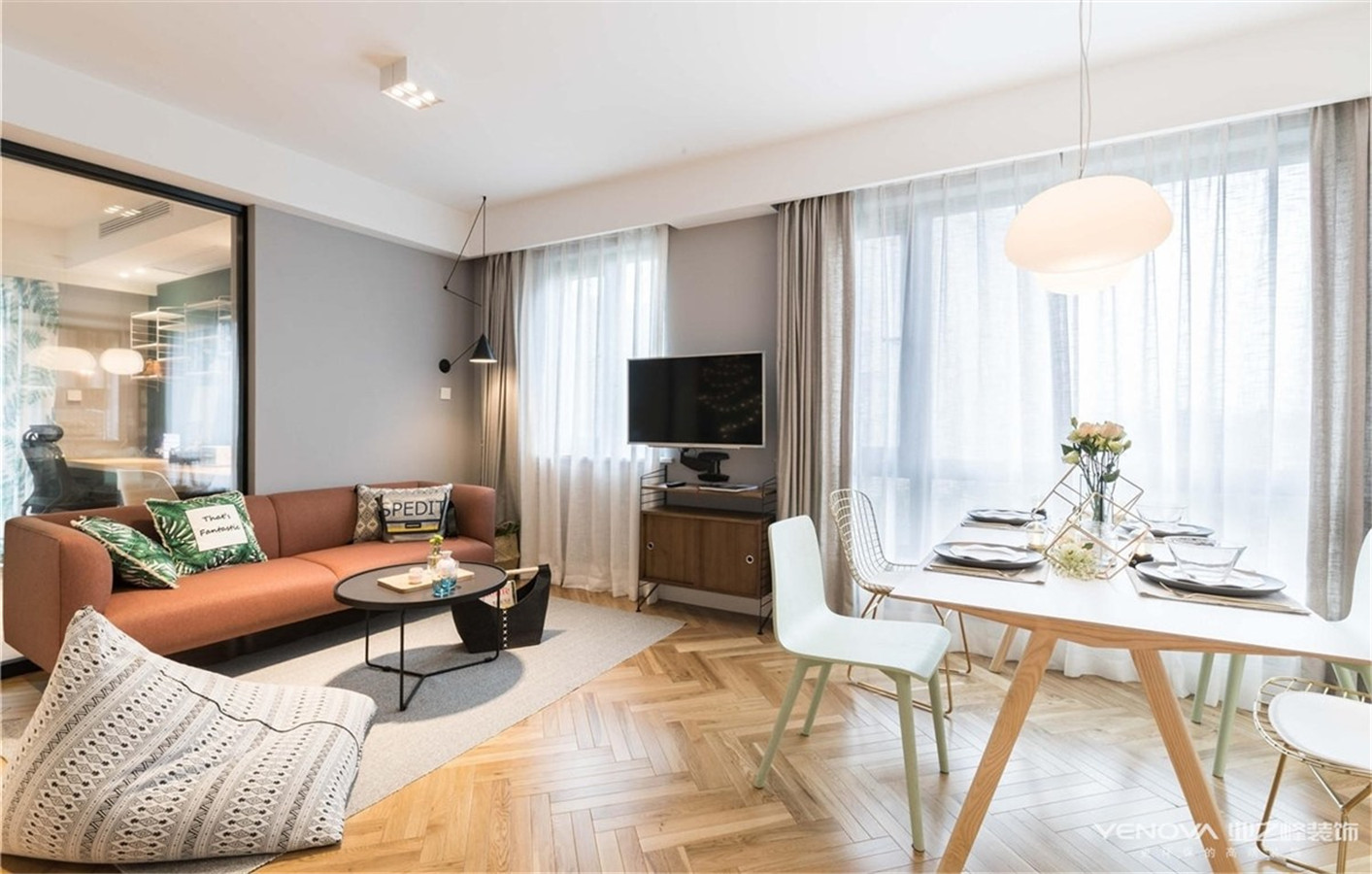 客厅
